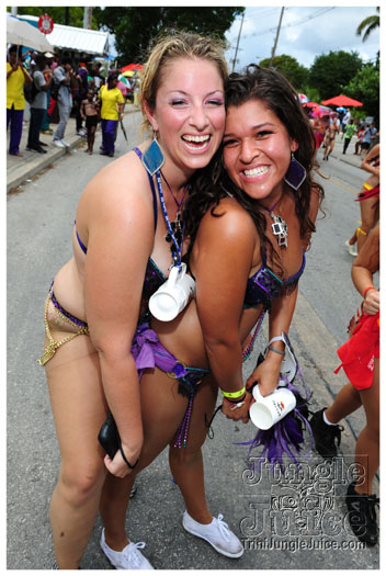 kadooment_day_blue_box_2012-020