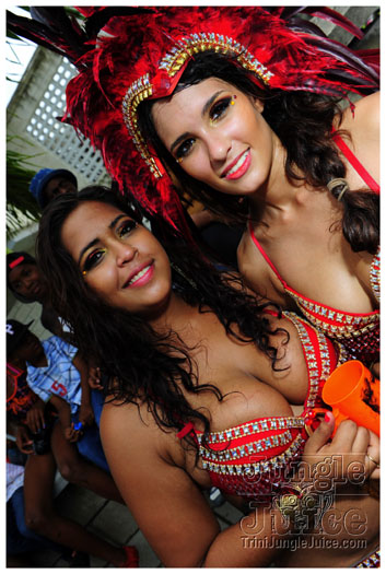 kadooment_day_blue_box_2012-034