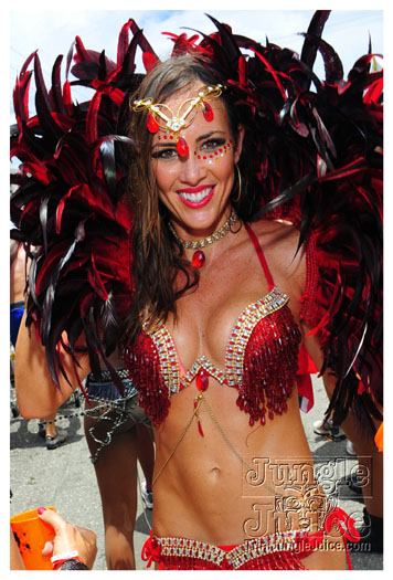 kadooment_day_blue_box_2012-040