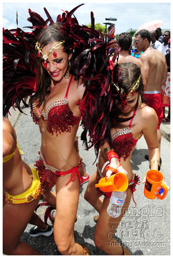 kadooment_day_blue_box_2012-042