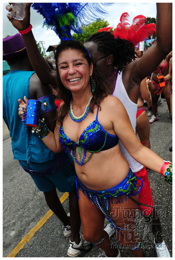 kadooment_day_blue_box_2012-047