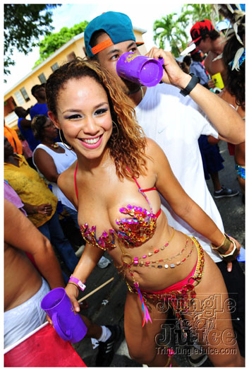 kadooment_day_blue_box_2012-072