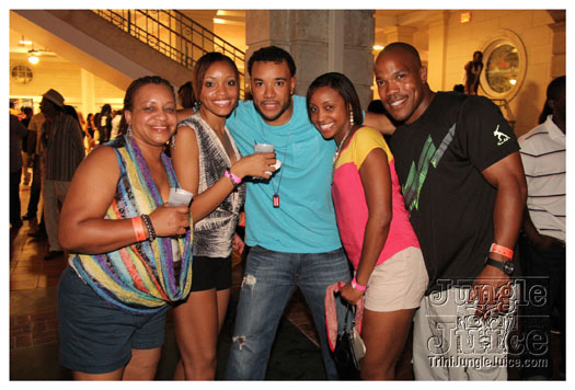 rave_miami_2012_oct6-002