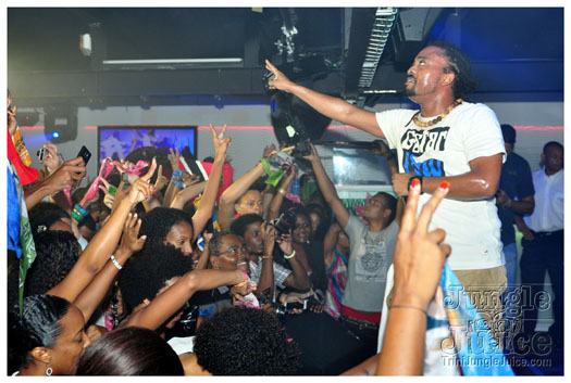 machel_montano_ maximus_opening-101