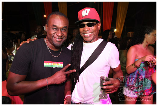 amnesia_nyc_2012-076