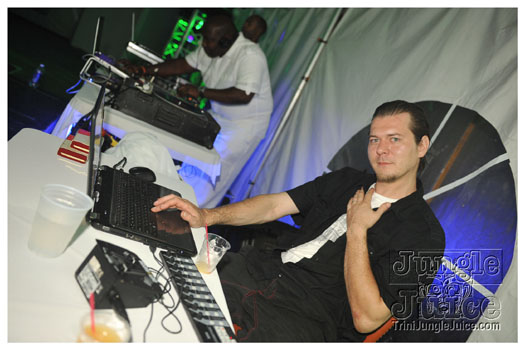 in_sanity_nyc_sept1-006