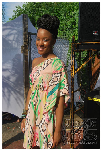 under_the_trees_jul4-003