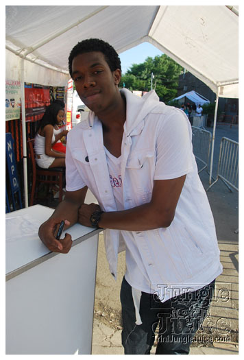 under_the_trees_jul4-011