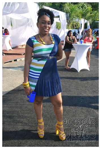 under_the_trees_jul4-027