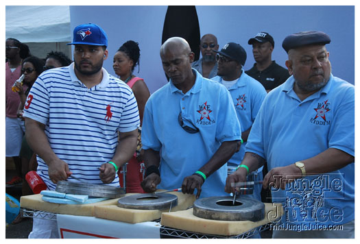 under_the_trees_jul4-029