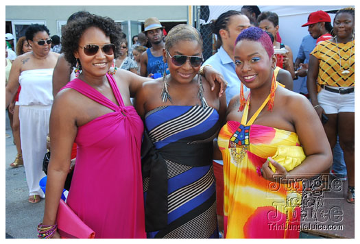 under_the_trees_jul4-035