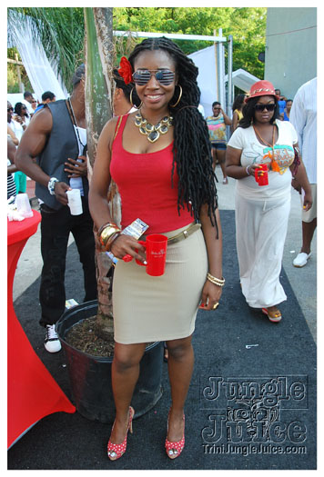 under_the_trees_jul4-036