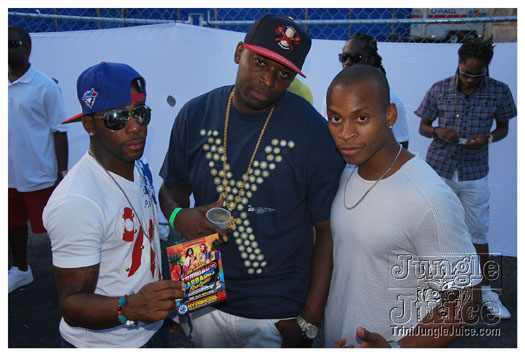 under_the_trees_jul4-091