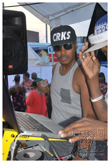 under_the_trees_jul4-098