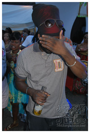 under_the_trees_jul4-106