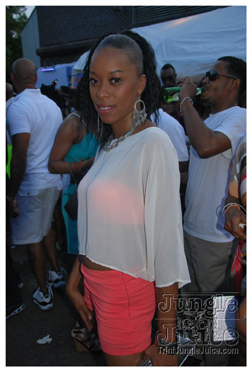 under_the_trees_jul4-111