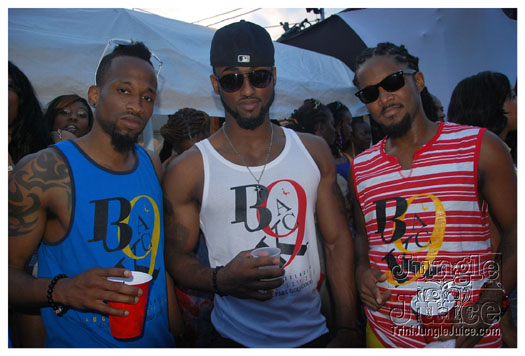 under_the_trees_jul4-113