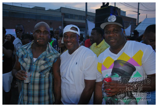 under_the_trees_jul4-120