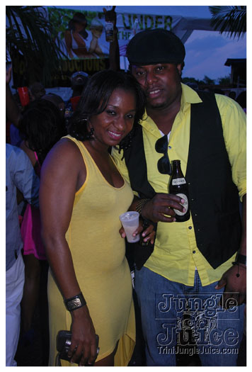 under_the_trees_jul4-122