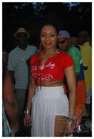 under_the_trees_jul4-126