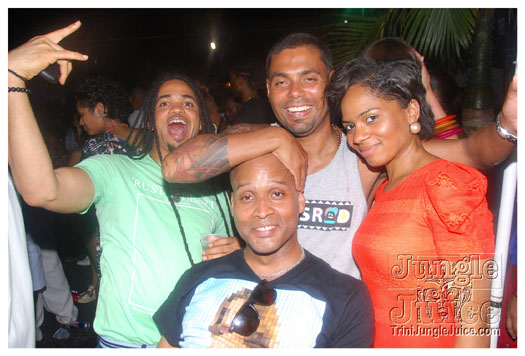 under_the_trees_jul4-137