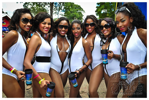 bliss_carnival_monday_2012-052