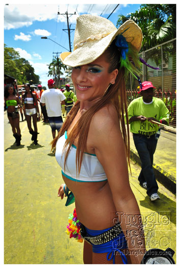 bliss_carnival_monday_2012-080