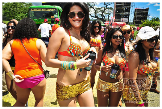 bliss_carnival_monday_2012-099