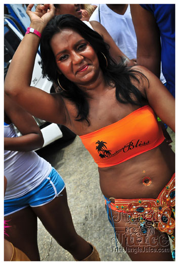 bliss_carnival_monday_2012-104