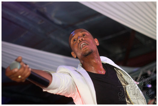 cloud9_rooftop_rave_apr28-022