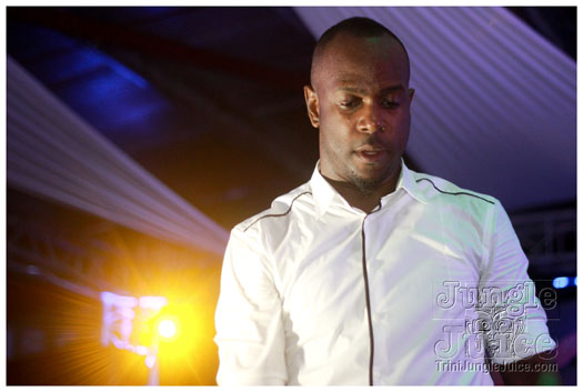 cloud9_rooftop_rave_apr28-033