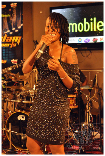 fay_ann_lyons_live_jan18-041