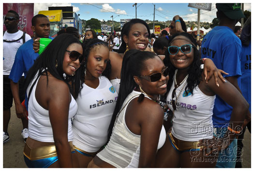 island_people_mas_monday_2012-007