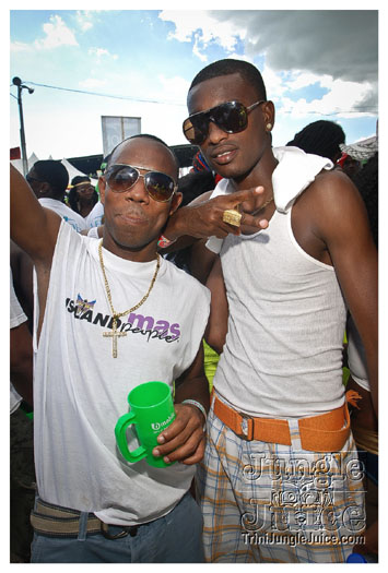 island_people_mas_monday_2012-033