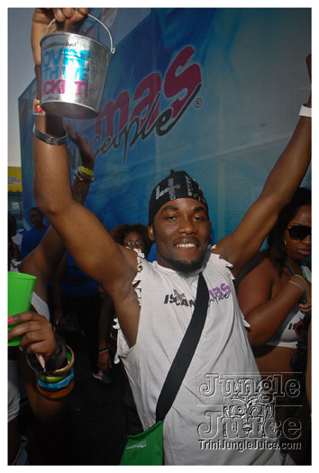 island_people_mas_monday_2012-233