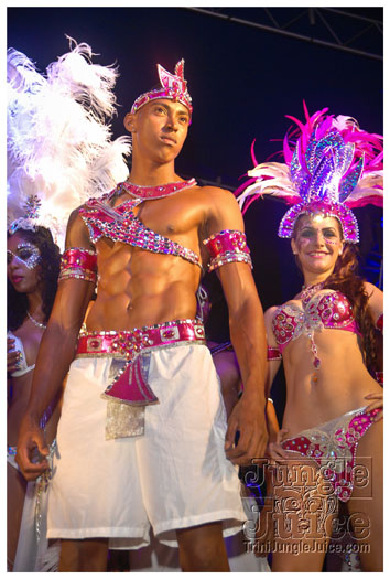 paparazzi_band_launch_2013_jul8-081