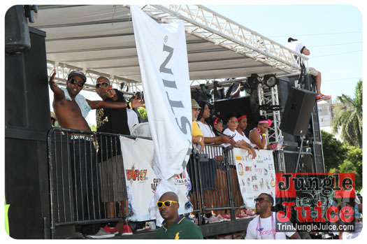 cayman_carnival_2013_part1-040