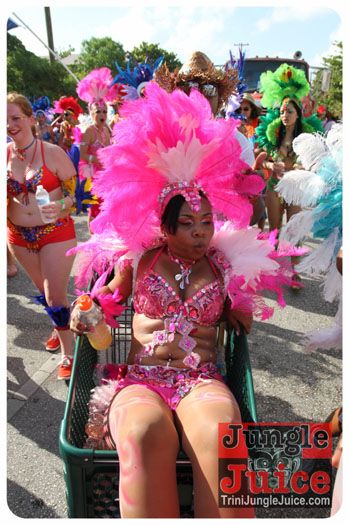 cayman_carnival_2013_part4-013