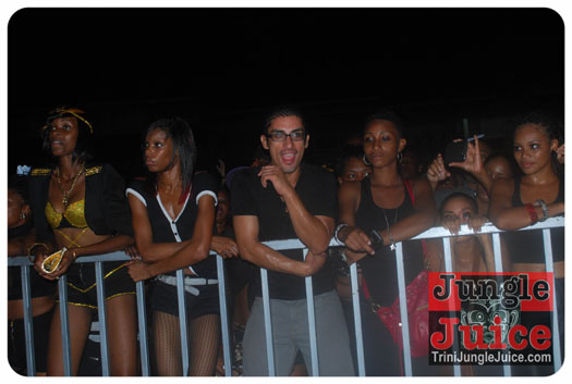 black_rave_svg_2013-055