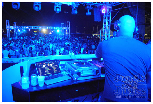 black_to_blue_2013-020