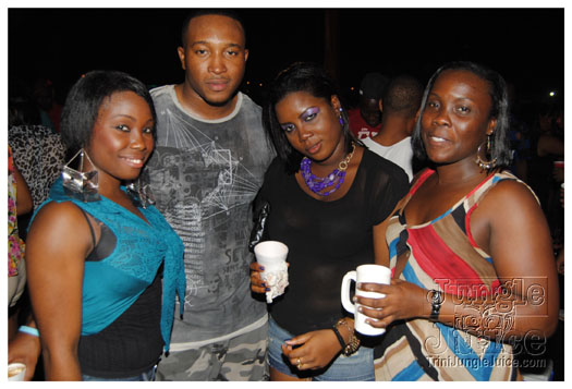 black_to_blue_2013-074