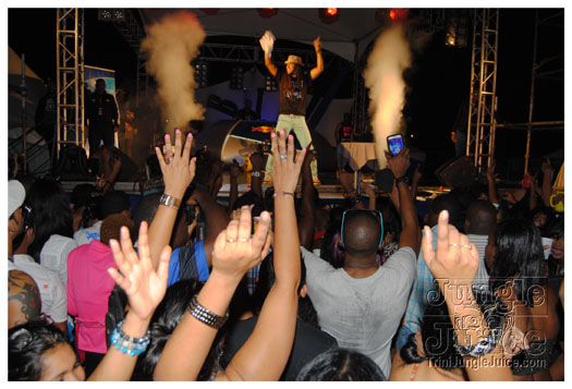 black_to_blue_2013-115