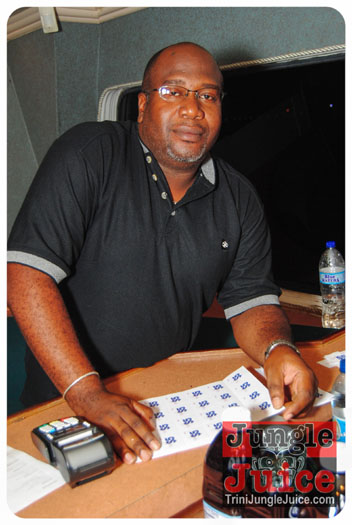 glitz_and_glamour-025