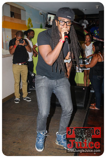 woodford_cafe_final_unplugged_tuesday-050