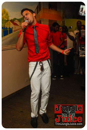 woodford_cafe_final_unplugged_tuesday-057