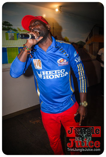 woodford_cafe_final_unplugged_tuesday-085