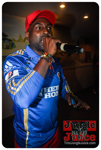 woodford_cafe_final_unplugged_tuesday-086