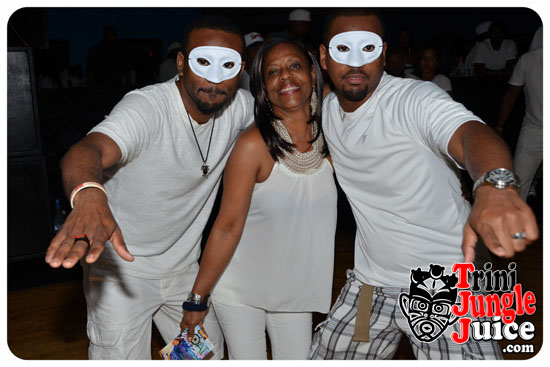 15th_annual_wear_white_2014-015