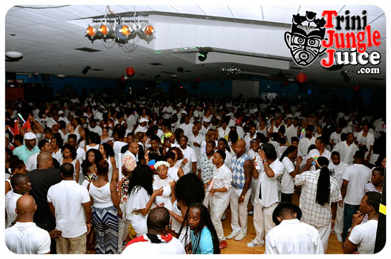 15th_annual_wear_white_2014-027