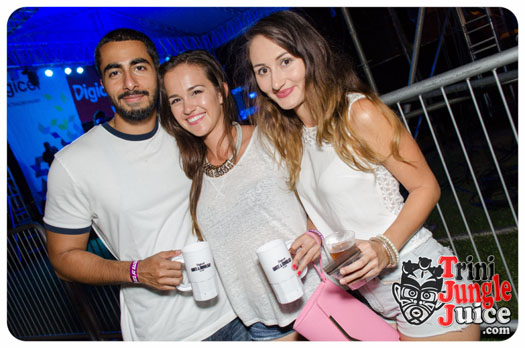 white_in_the_moonlight_2014-005